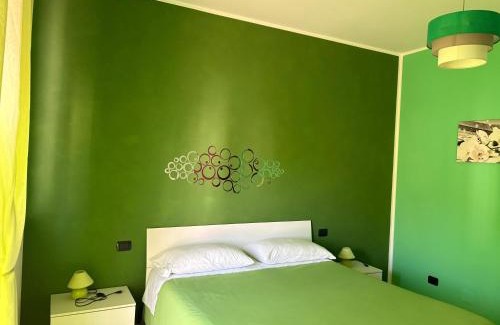 Cassano Magnago Bed & Breakfast | Delightful Color House Malpensa B&B - Child Friendly Retreat