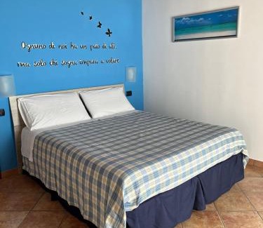 Cassano Magnago Bed & Breakfast | Delightful Color House Malpensa B&B - Child Friendly Retreat