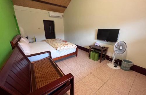 Taimali House | Color Rainbow Home: Inviting Stay for Families and Pets