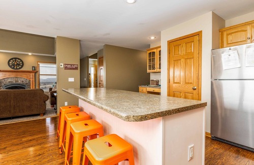 The Galena Territory House | Experience Eagle: Hot Tub, Arcade Fun & Fire Pit Delight