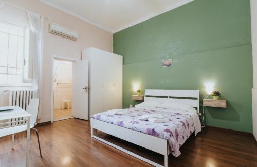 Municipio 2 Apartment | Color22