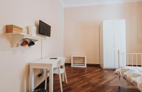 Municipio 2 Apartment | Color22