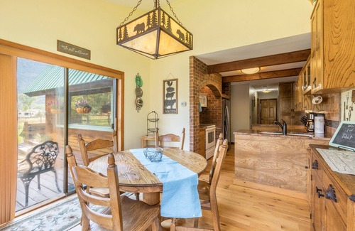 Idlewild Estates House | Pet-Friendly Colorado Cabin Near Downtown Ouray - 9.8 Rated