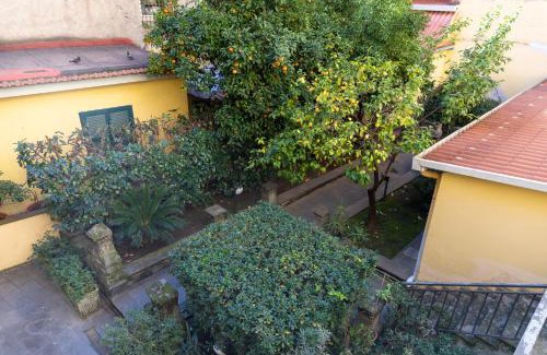 Vittorio Emanuele Apartment | Colorful House for Up to 7 Guests Near Plebiscito