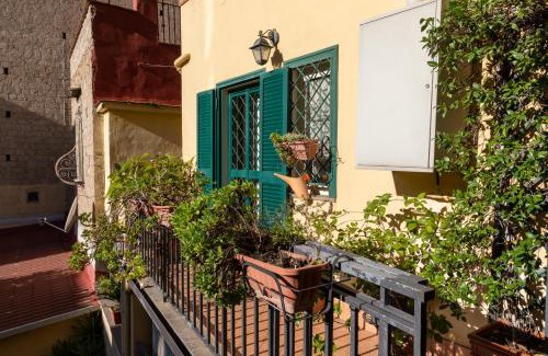 Vittorio Emanuele Apartment | Colorful House for Up to 7 Guests Near Plebiscito