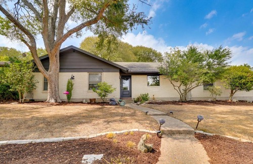 Oak Ridge House | Vibrant Austin Home with Covered Patio & Family-Friendly Vibe