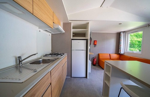 Municipality of Amstelveen Ski Chalet | Colorful chalet near Amsterdam