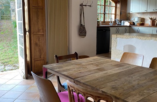 Puy-l'Eveque House | Vibrant Country House with Pool and Lush Garden Retreat