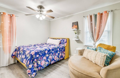 Hopewell House | Vibrant Hopewell Home - 5 Mi to James River & Spa Amenities