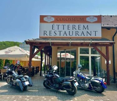 Salgotarjan Apartment | Family-Friendly Stay at Colosseum Étterem és Apartman