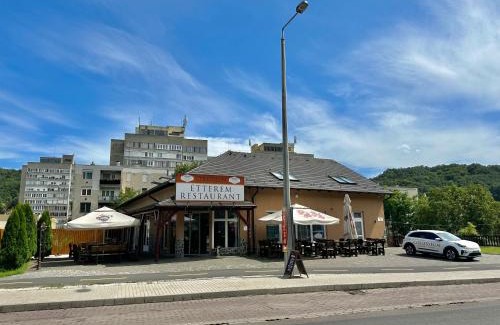 Salgotarjan Apartment | Family-Friendly Stay at Colosseum Étterem és Apartman