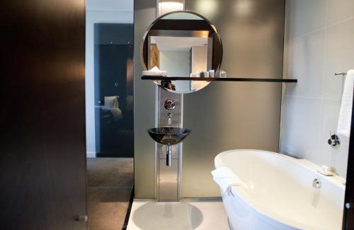Century City Hotel | Experience Comfort at Colosseum Luxury Hotel, 4-Star Rated