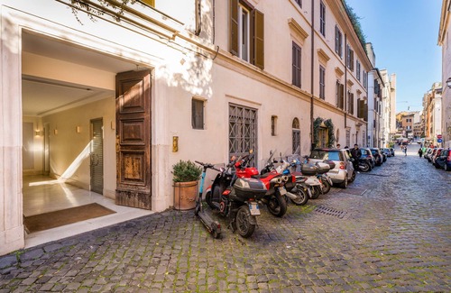 Monti Apartment | Discover Colosseum Secret Domus: Steps from the Iconic Site