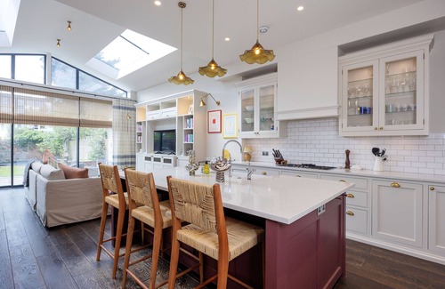Brent House | Colour & Light, by Veeve