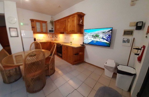 Madliena Apartment | Enchanting Colours - Oceanfront Retreat at Apartment Horizon