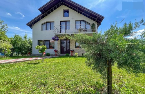 Salatrucel House | Highly Rated Colt de Rai: Family-Friendly with Kitchen Access