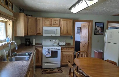 Cooke City-Silver Gate House | Exclusive Colter's Cabin Yellowstone Getaway with Spa & Breakfast