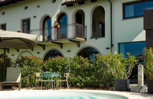 La Morra House | Experience Coltivare AgriRelais: 4-Star Retreat with Pool