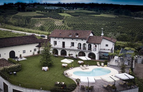 La Morra House | Experience Coltivare AgriRelais: 4-Star Retreat with Pool