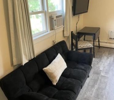 Manhattan Hotel | Family-Friendly Stay at Colton Point Motel with Pets Welcome