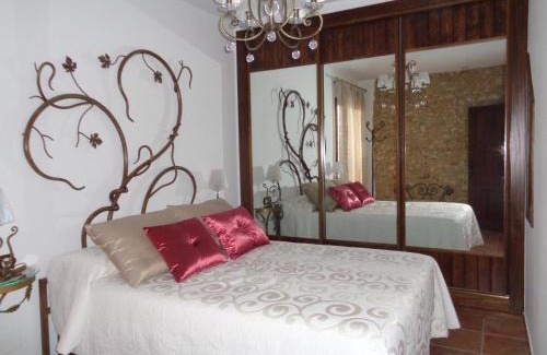Colomera House | Family-Friendly Columbaira: Guest Rated 9.8 for Comfort