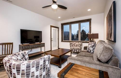 Columbia Falls House | Kid-Friendly Columbia Crest 301 with Top Guest Ratings
