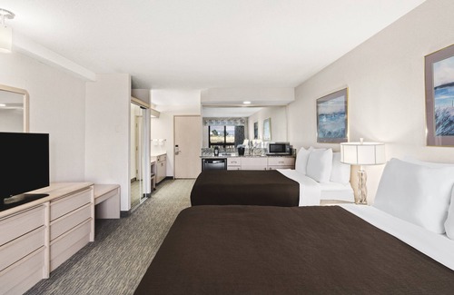 The Dalles Hotel | Discover Columbia River Hotel with Pool & Family Amenities