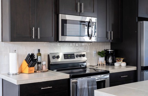 Troutdale House | Modern House Steps from Edgefield: Top-Rated Family Stay