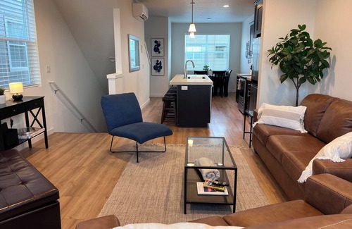 Troutdale House | Modern House Steps from Edgefield: Top-Rated Family Stay