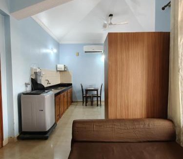 Sernabatim Apartment | Colva beach 5 mins away, Rich Nest jacuzzi Studio Apt South goa