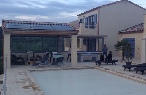 Saint-Hippolyte-de-Montaigu Cottage | Inviting Gîte with Private Pool and Spa Amenities