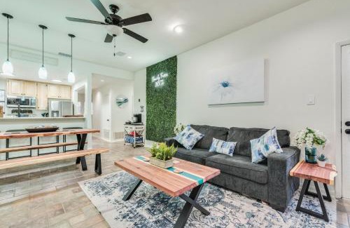 New Braunfels Apartment | Riverside Retreat: Comal Condo Near Schlitterbahn