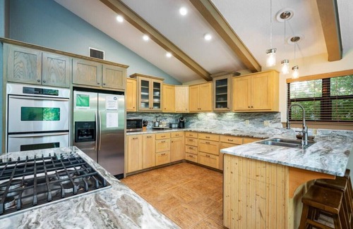 New Braunfels House | Spacious Comal Haus: Private River Access & Downtown Proximity
