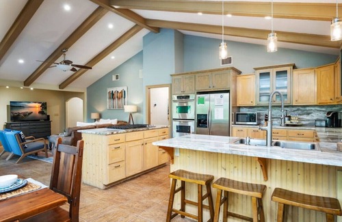New Braunfels House | Spacious Comal Haus: Private River Access & Downtown Proximity