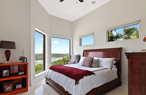 Lower Basin Lake Travis House | Comanche Overlook - Relaxing Lake Travis Villa with Pool