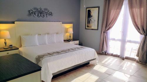 El Combate Hotel | Enjoy Oceanfront Serenity at Combate Beach Resort