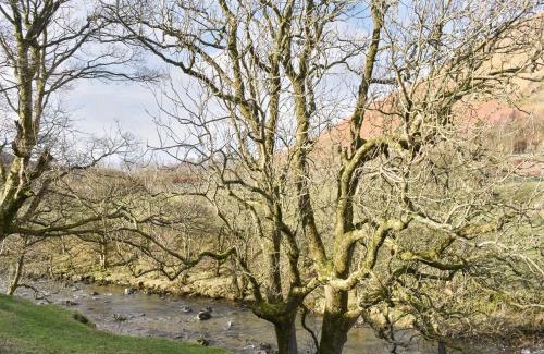 Bretherdale House | Pet-Friendly Retreat at Combe Cottage - Family-Friendly Stay