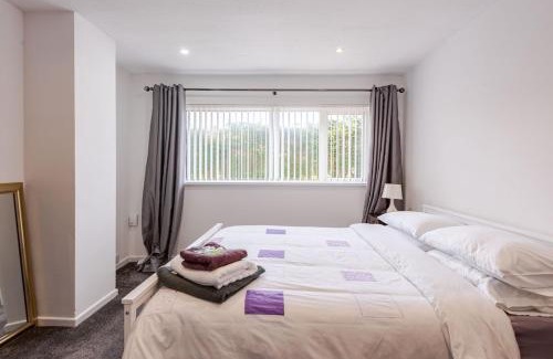 Comber Ski Chalet | Family-Friendly Retreat at Comber Cozy Home - Rated 9.8!