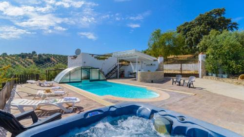 Serval House | Invigorating Retreat at Combinación Serval y Pedrizas Montefrío