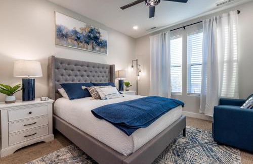 Washington House | Exclusive 13-Bedroom Retreat with Private Pools and Games!