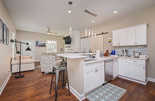 Old Northside House | Stylish Duplex on Monon Trail - Ideal for Group Getaways