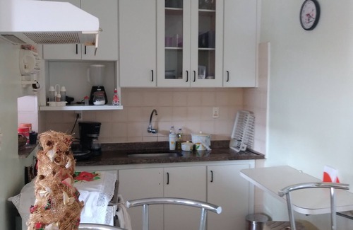 Jardim Praiano Apartment | Unwind at Guarujá Beach Year-Round with Kitchen Amenities