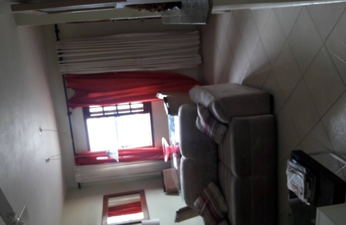 Jardim Praiano Apartment | Unwind at Guarujá Beach Year-Round with Kitchen Amenities