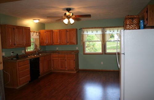 Pittsburg House | Escape to the Lake House: Pet-Friendly Retreat Awaits