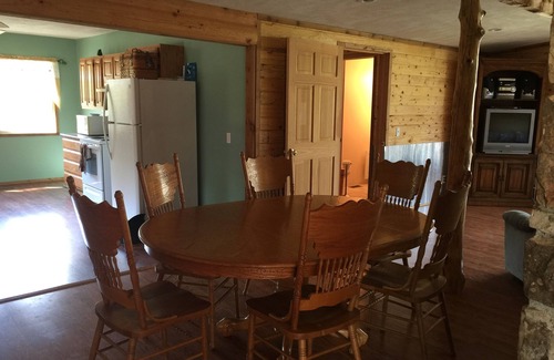 Pittsburg House | Escape to the Lake House: Pet-Friendly Retreat Awaits