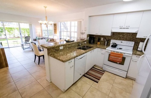 Boca Raton Apartment | Cozy West Boca Raton Apartment with Pool and Pet-Friendly Stay
