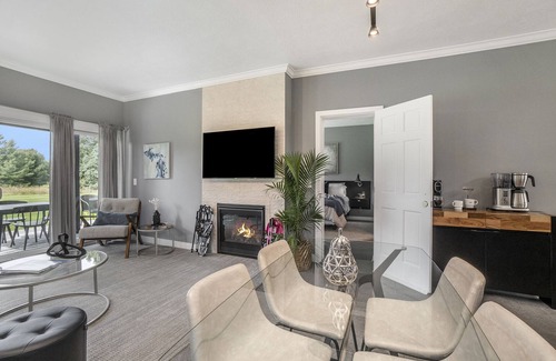 Cedar Condo | Cozy Condo with Ocean View and Fireplace - Rated 10/10