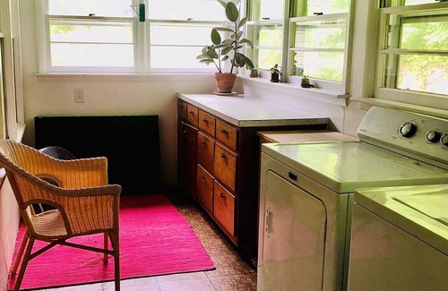 Mars Hill House | Unwind in a Mountain Retreat for Work or Outdoor Fun