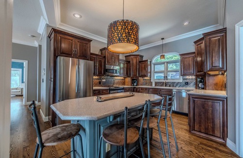 Lake Ozark House | Unwind This August with 30% Off & Guest Rated 9.8