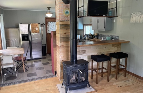 Columbia Falls House | Enjoy a Cozy Retreat by the Flathead River, Near Glacier